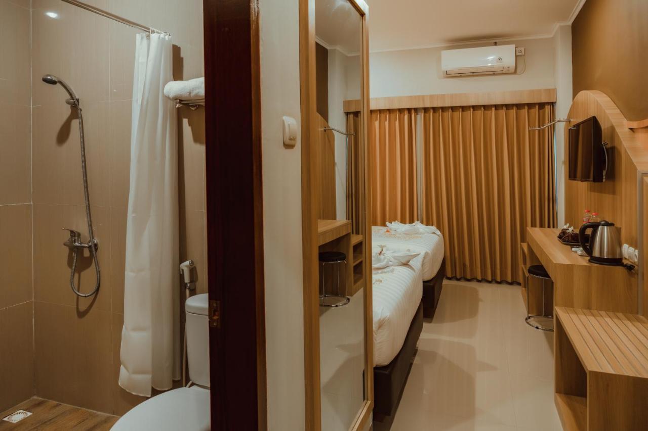 Panfila Hotel Kuta  Exterior photo